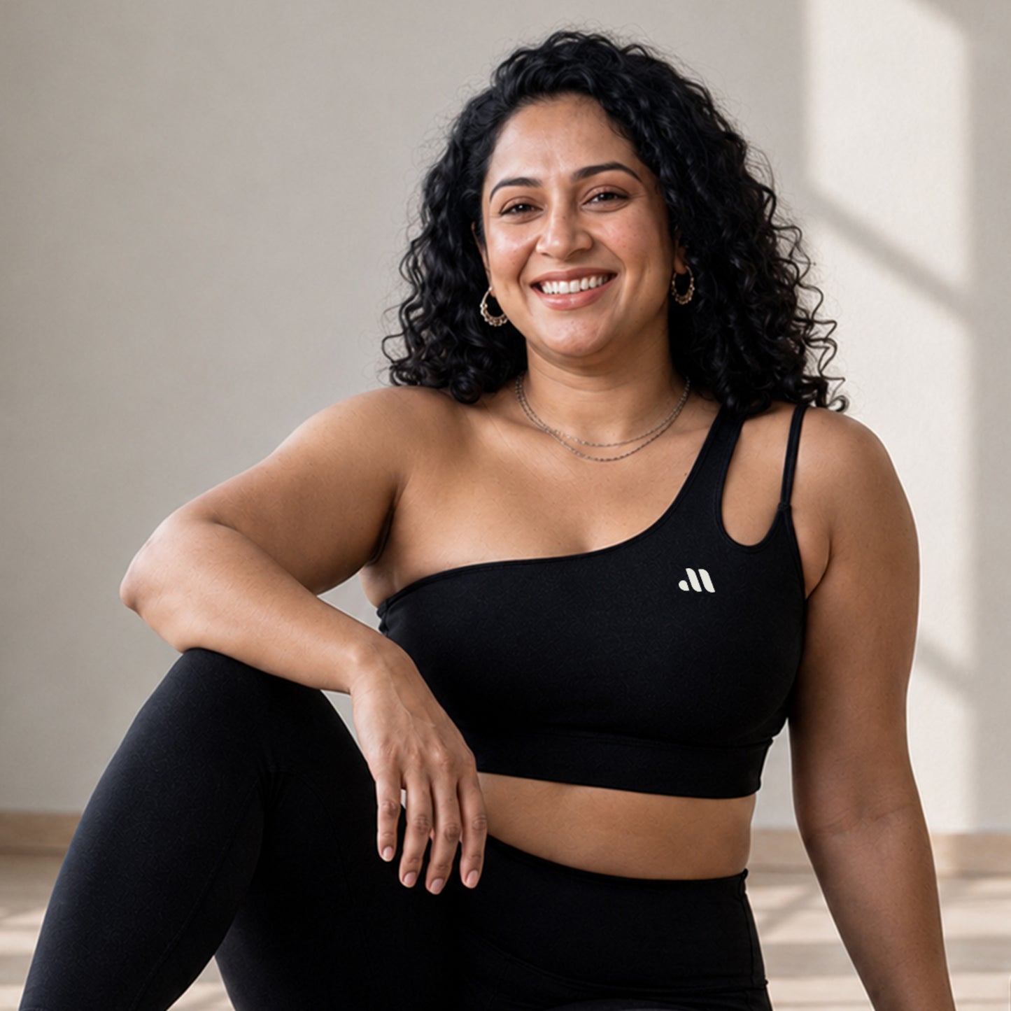 AURA ONE SHOULDER SPORTS BRA - Black